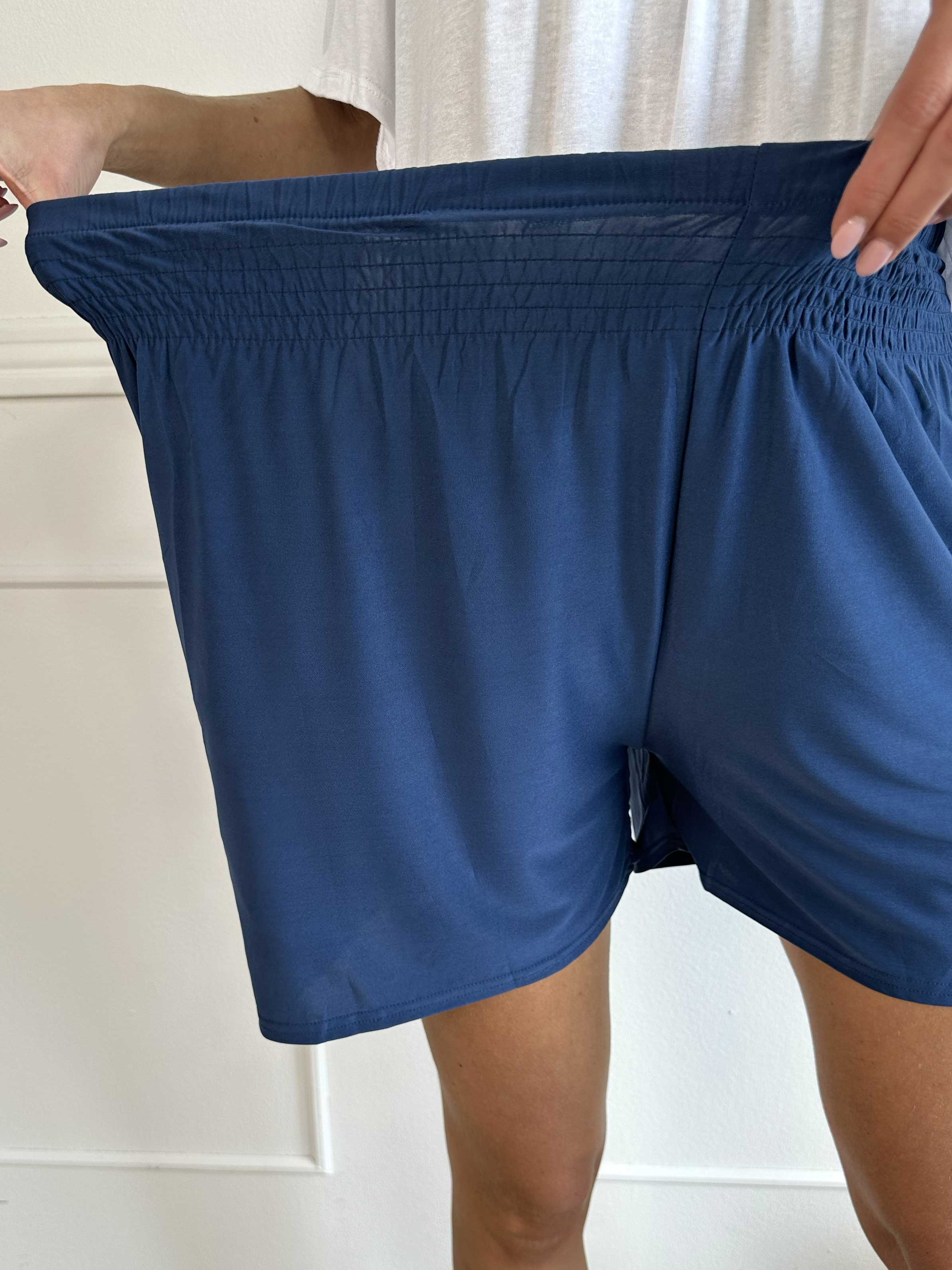 Pams Plain Shorts - Shorts i elastisk stof med elastikkant